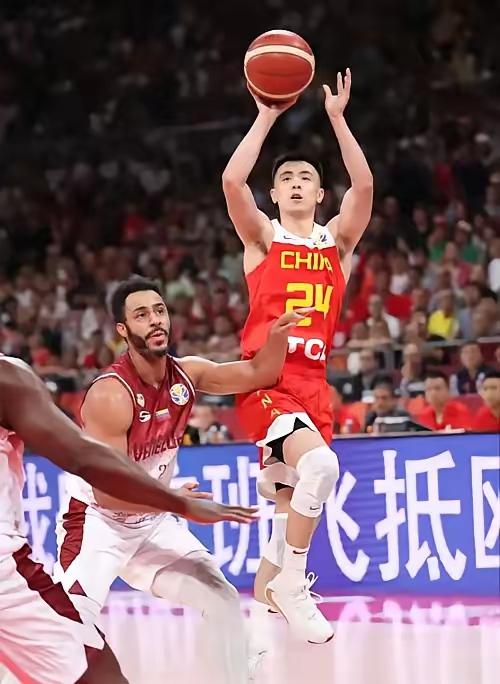 万万没想到！中国男篮亚运翻车后，高层震怒开出的一张罚单，竟然连拿绷带的队医都没放