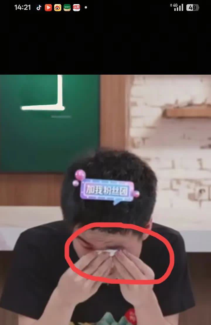 董宇辉走，悠悠笑；顿顿走，悠悠哭。她哭，不是因为伤感顿顿的离开，而是因为