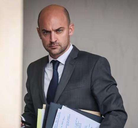 为什么“硅谷大企业清除印度裔高管”？美国科技业在业绩下滑、成本高压与政治反移