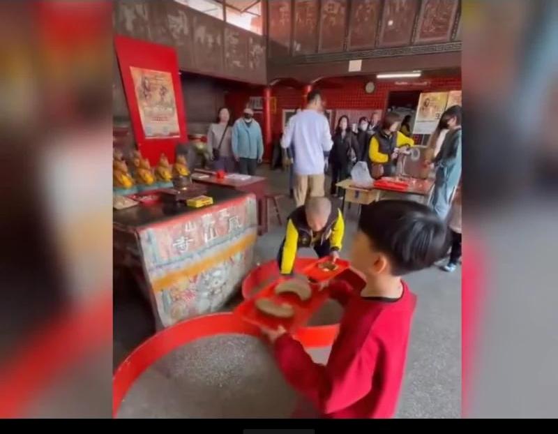 官方辟谣：妈祖姐事件有个调皮的孩子提前准备了衣服，然后给这个调皮的孩子穿上，然