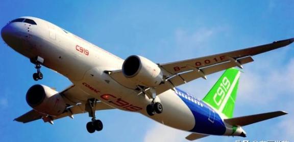 中方拒绝波音后，一位海外人士曾指出，如果美国制裁中国，中国所谓的国产大飞机根本