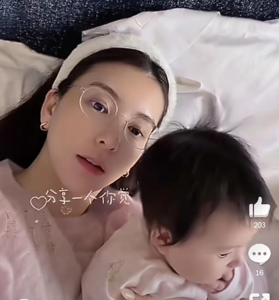 郭富城小女儿颜值好高啊4月4日下午，郭富城老婆方媛在社交平台晒出小女儿的短视