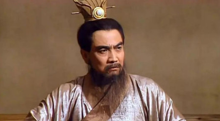 1991年，王扶林为《三国演义》选角，他看中了一名当红男演员演“曹操”，想让他试
