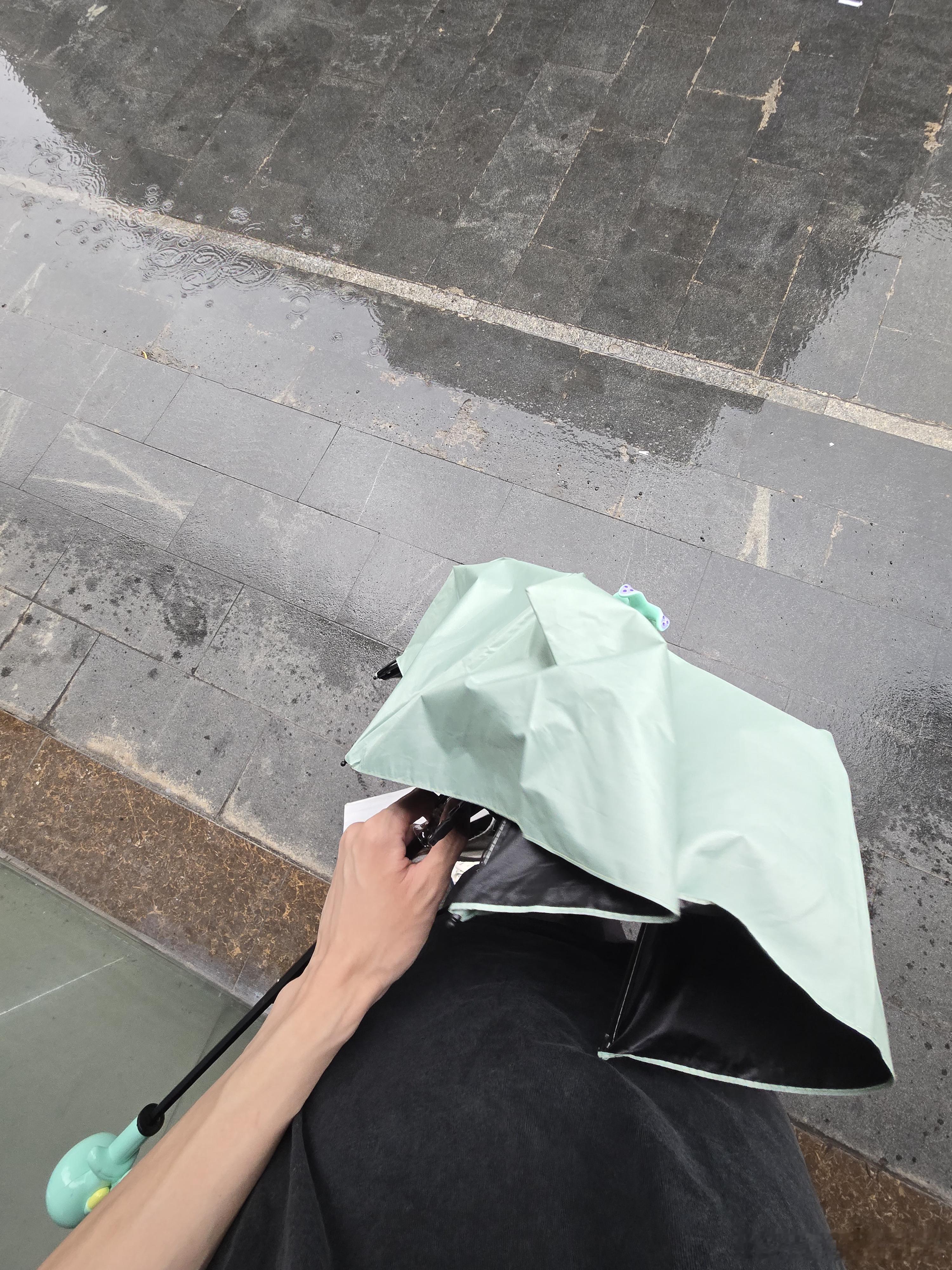 贺函你在哪下雨了我的破鞋粘不了水