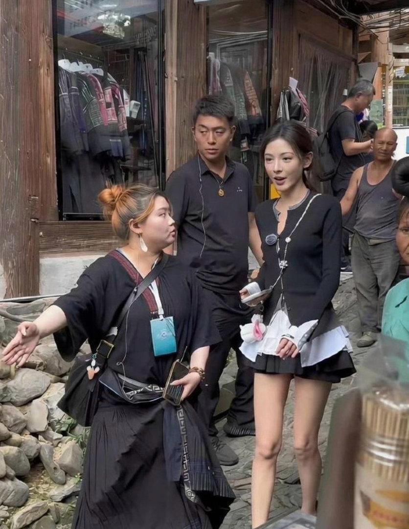 我怀疑我偶遇到明星了，但是没想起来叫啥名字