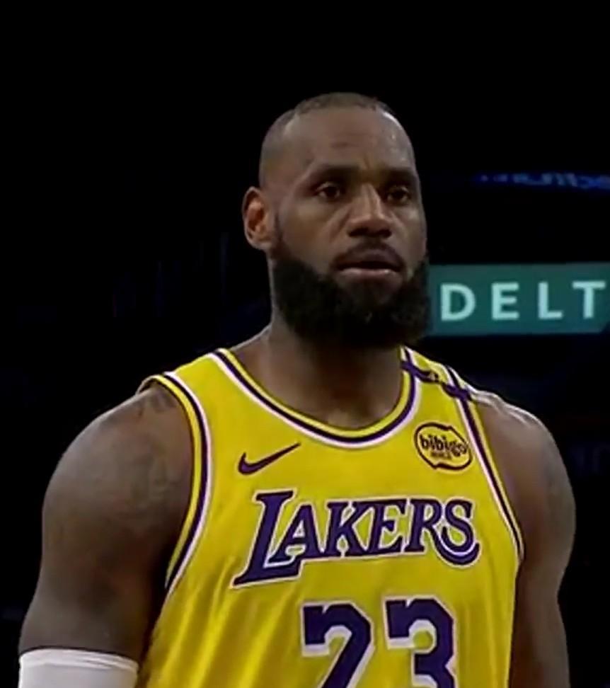 詹姆斯新赛季复出的2场比赛数据表现！！！主场打爵士：首发上场30分钟，投篮7中