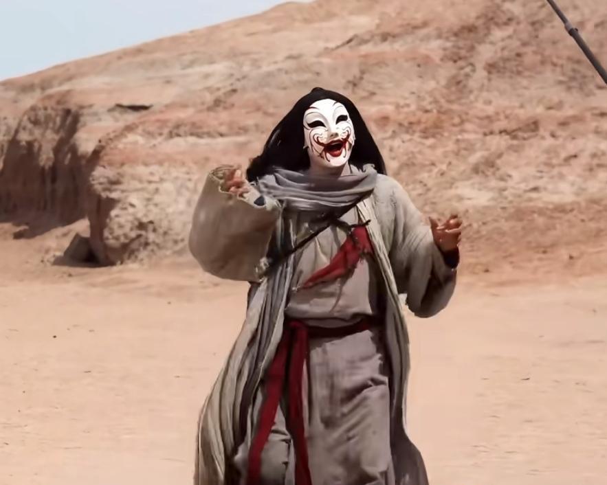 他知道皇帝和突厥可汗昨夜密帐里的每一句私语。刀马祖孙三代的秘密、玉面鬼的真名、