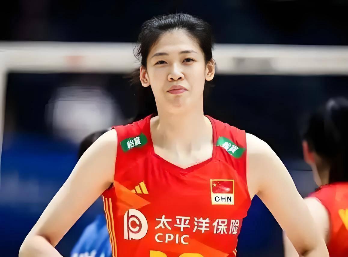 她是女排最悲催的球员，虽是新一代女排领军人物，但职业生涯冠军少之又少。郎平带领
