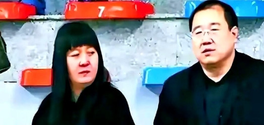 万万没想到，巴图爆火之后，最伤心的人竟然是梁欢！她伤心不是因为儿子英如镝不如