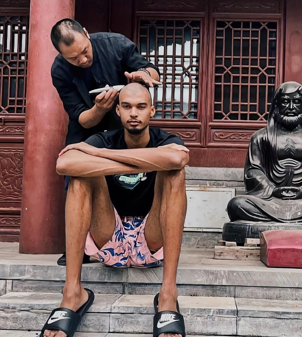文班亚马引用科比的名言，冲上热搜！G5胜森林狼赛后，文班亚马说“我们赢球了，这才