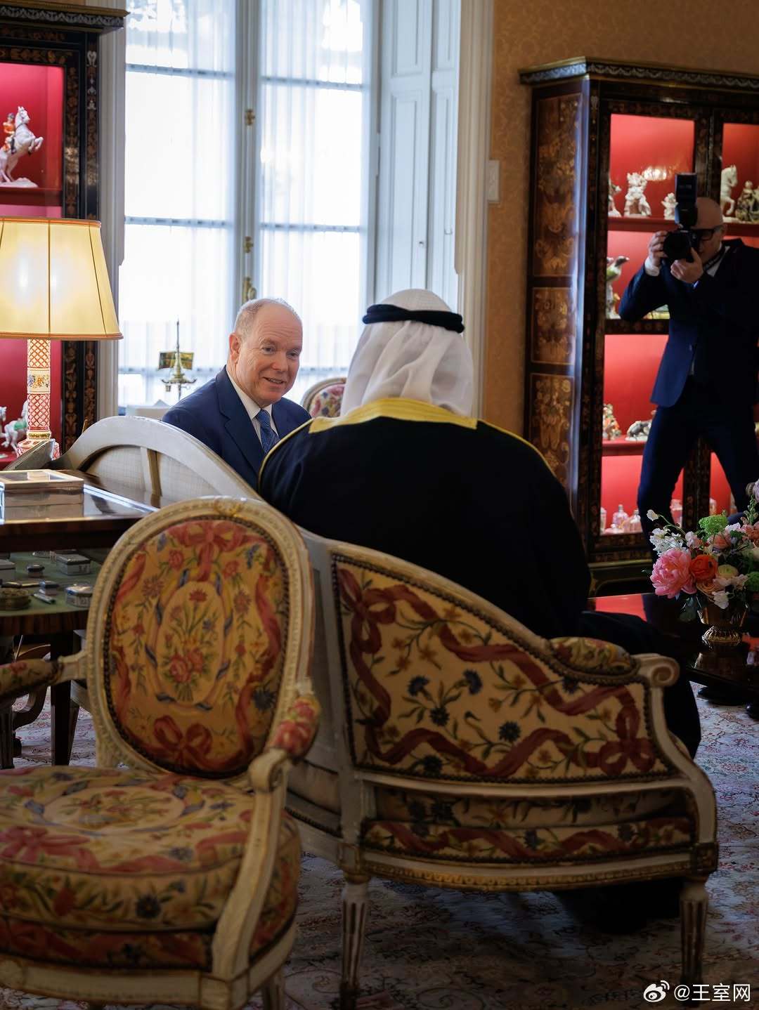 摩纳哥王室🇲🇨4月2日，阿尔贝亲王会见新任大使们。贝宁、爱沙尼亚、科威特、