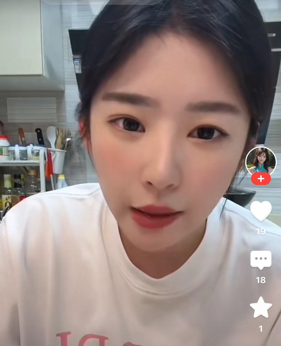 黄一鸣回复网友为什么她不起诉王思聪要生活费。她说“我还有很多聊天记录没给你们看