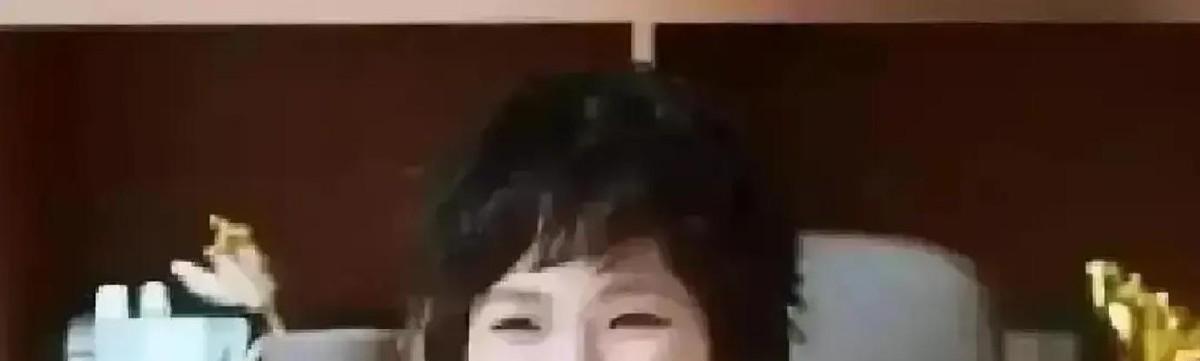 姚安娜拍戏磕坏120万的百达翡丽，这事儿听着就肉疼吧？她没躲，自掏8万维修，还