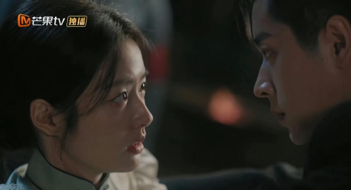 新播的民国虐恋剧《玉簟秋》刚抬上来，满屏的弹幕居然全在盯两位女演员的嘴巴。点开前以为是看军阀强制爱的