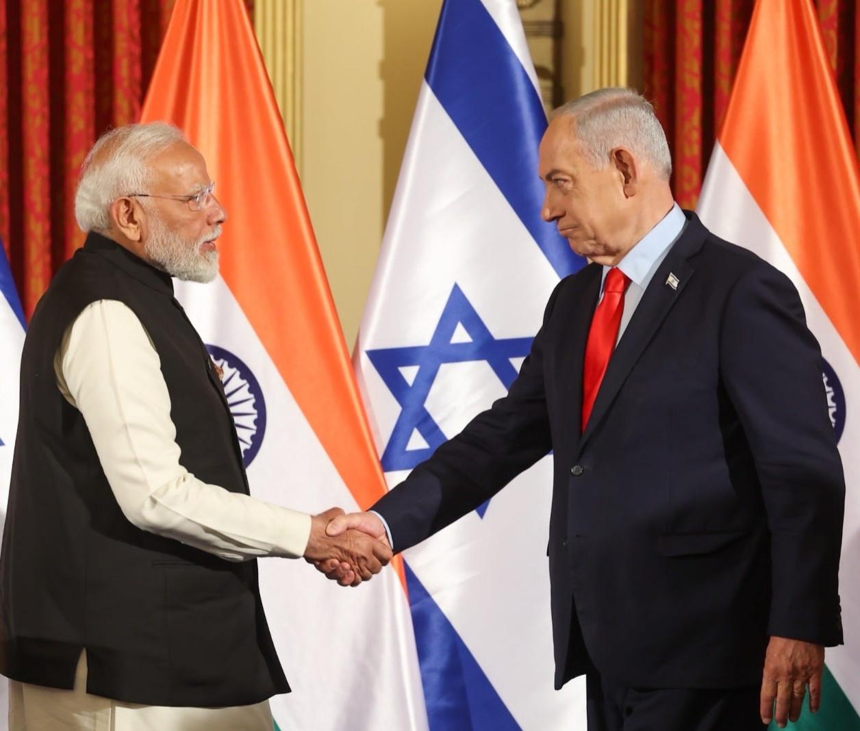 莫老仙在以色列一通输出，真是让人哭笑不得。站在以色列地盘上，张口就是“以色列是父