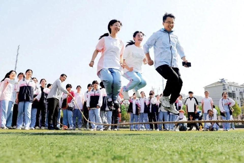 中考家长必看！普高新增200万学位，内卷真的结束了？家有中考生的家长，举个