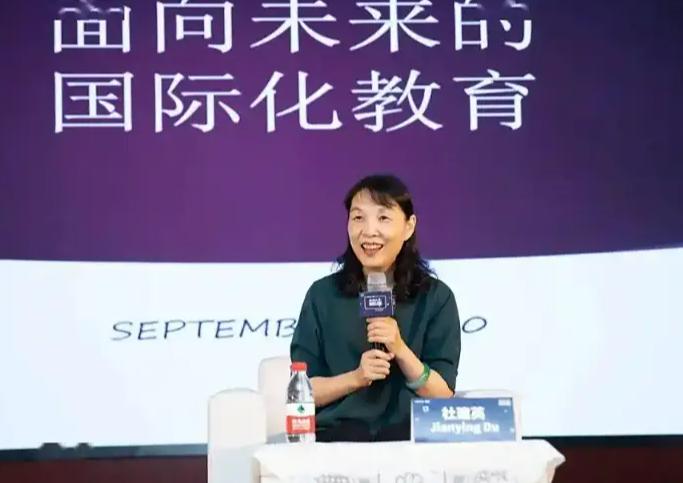哪来的信托？杜建英被骗了，就个海外储备金汇丰银行的记录很清楚，没有那笔传说