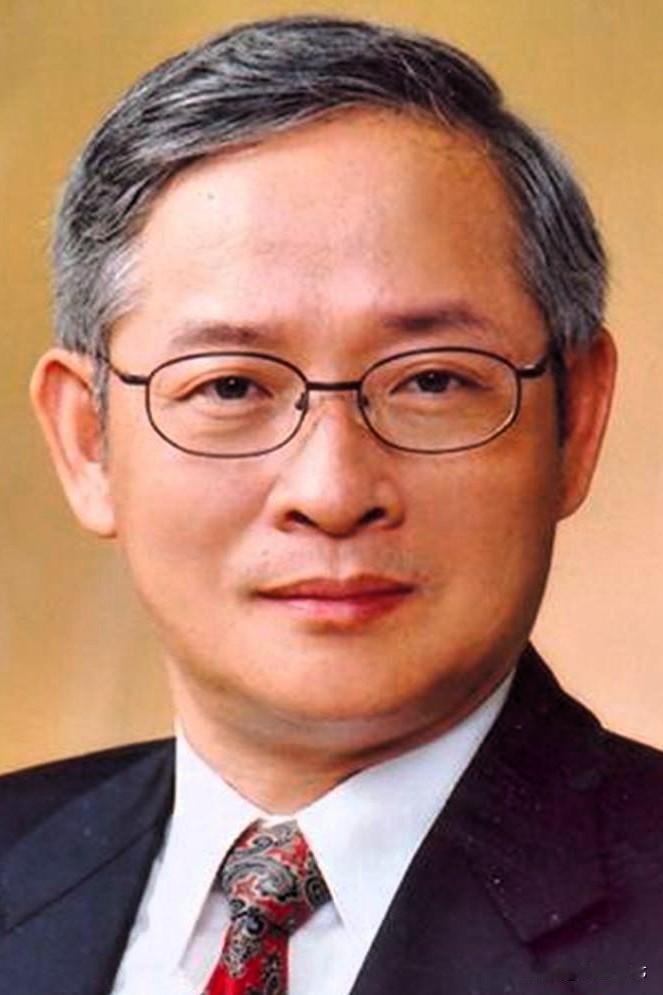 中国到底需要多少航母？前段时间，中国增加航母数量、频繁公开新型武器，又成了热议
