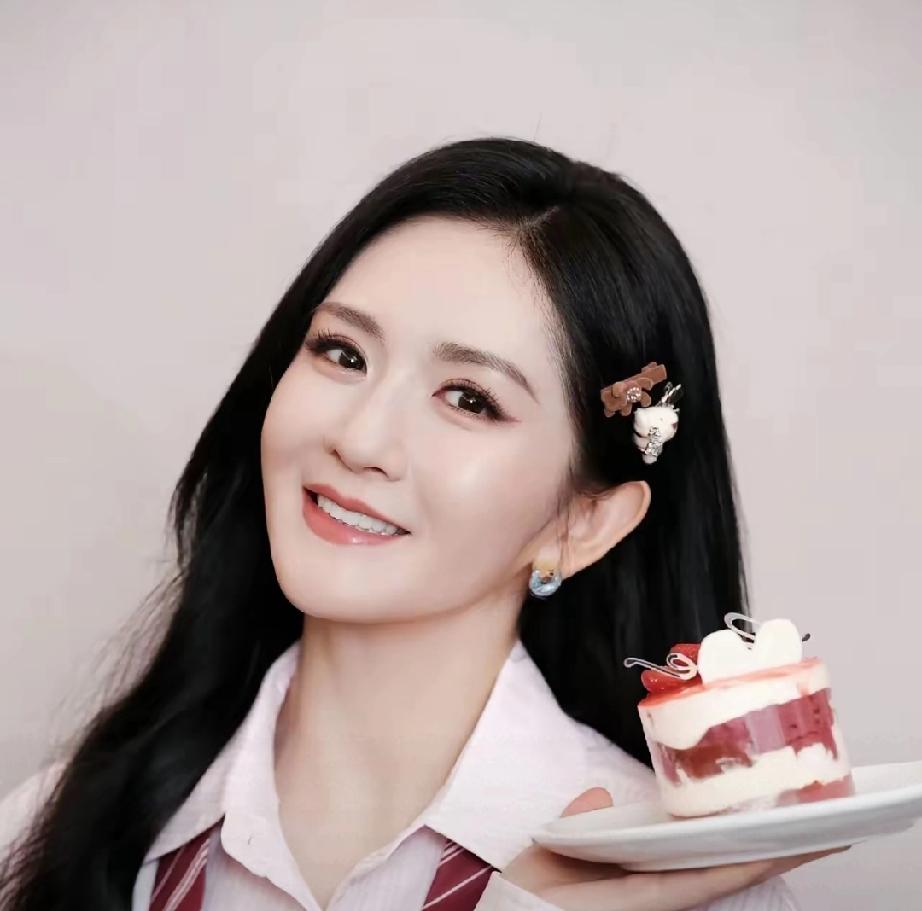 谢娜凌晨发文回应！全程站3小时被误解，字里行间满是委屈4月3日凌晨