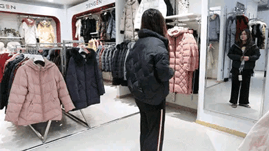 超市羽绒服便宜到离谱！内行人揭秘：不是劣质，是没交这些钱作为常年蹲超市淘货