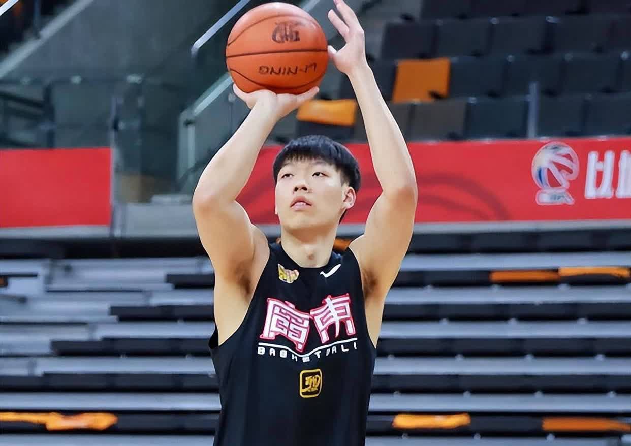 广东四张谁能率先脱颖而出？两人前景非常乐观。1.张明池已离队提前出局，