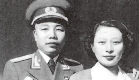 1985年，萧华察觉自己可能时日不多，连忙向中央郑重提出请求：能不能把我的“大女
