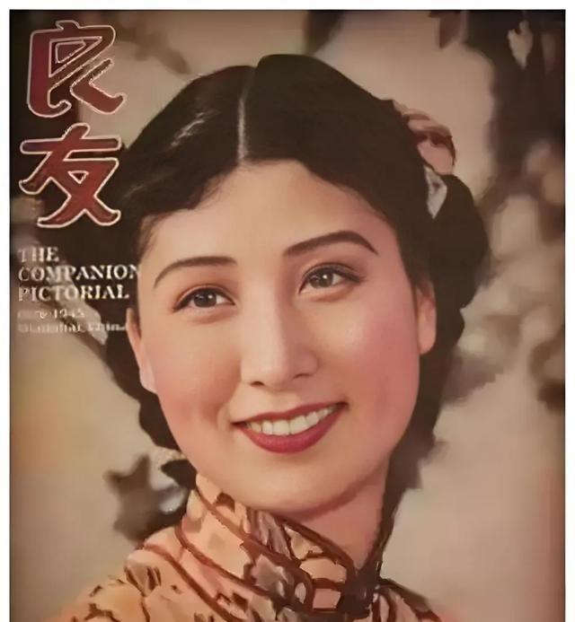 1940年深夜，民国大美女郑苹如，被秘密押到小树林执行枪决。特务垂涎她的美色，犹