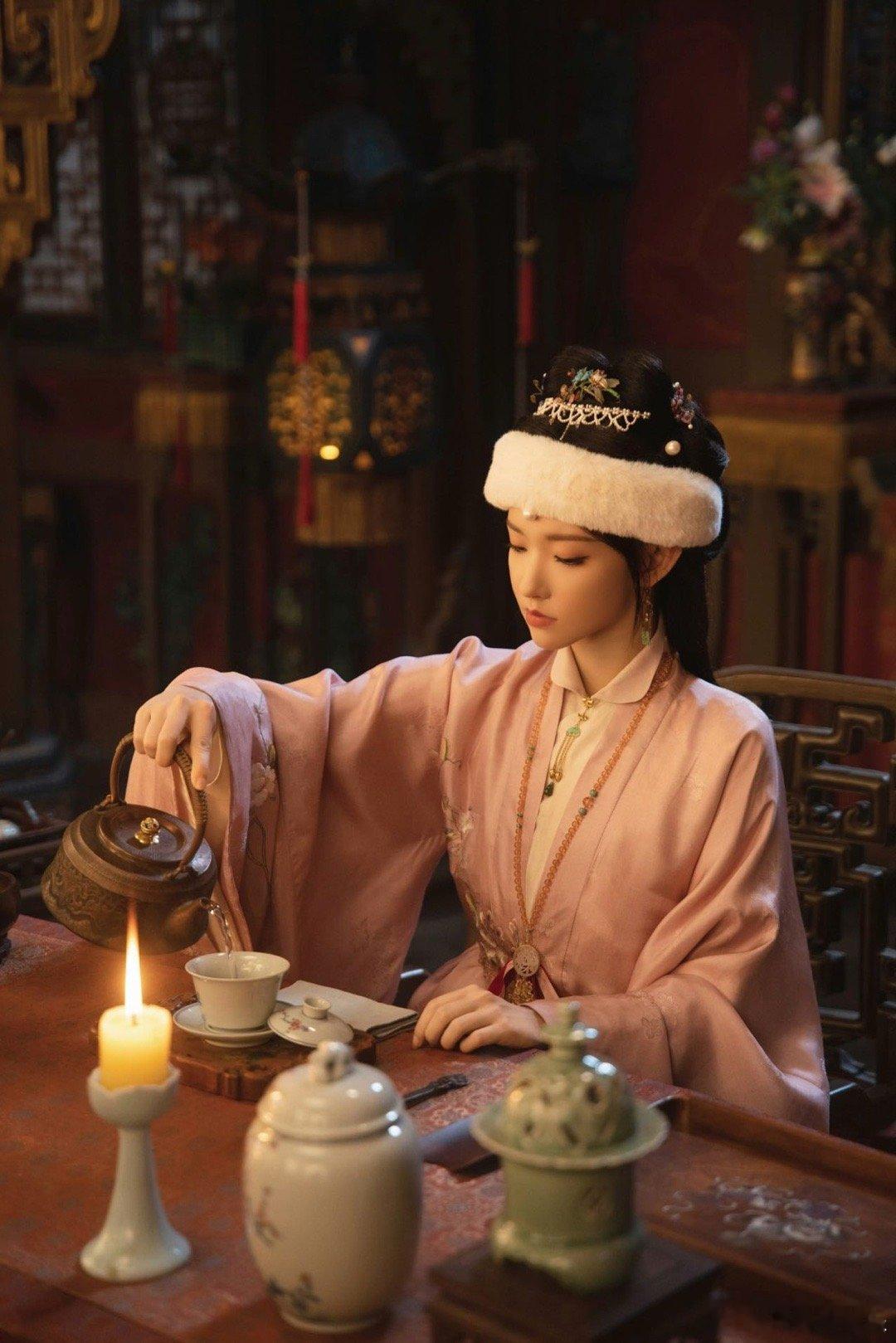 程潇这台词攻击力强得没边茶宴修罗场名不虚传！程潇把荣筠溪的犀利演活了，一句吐槽