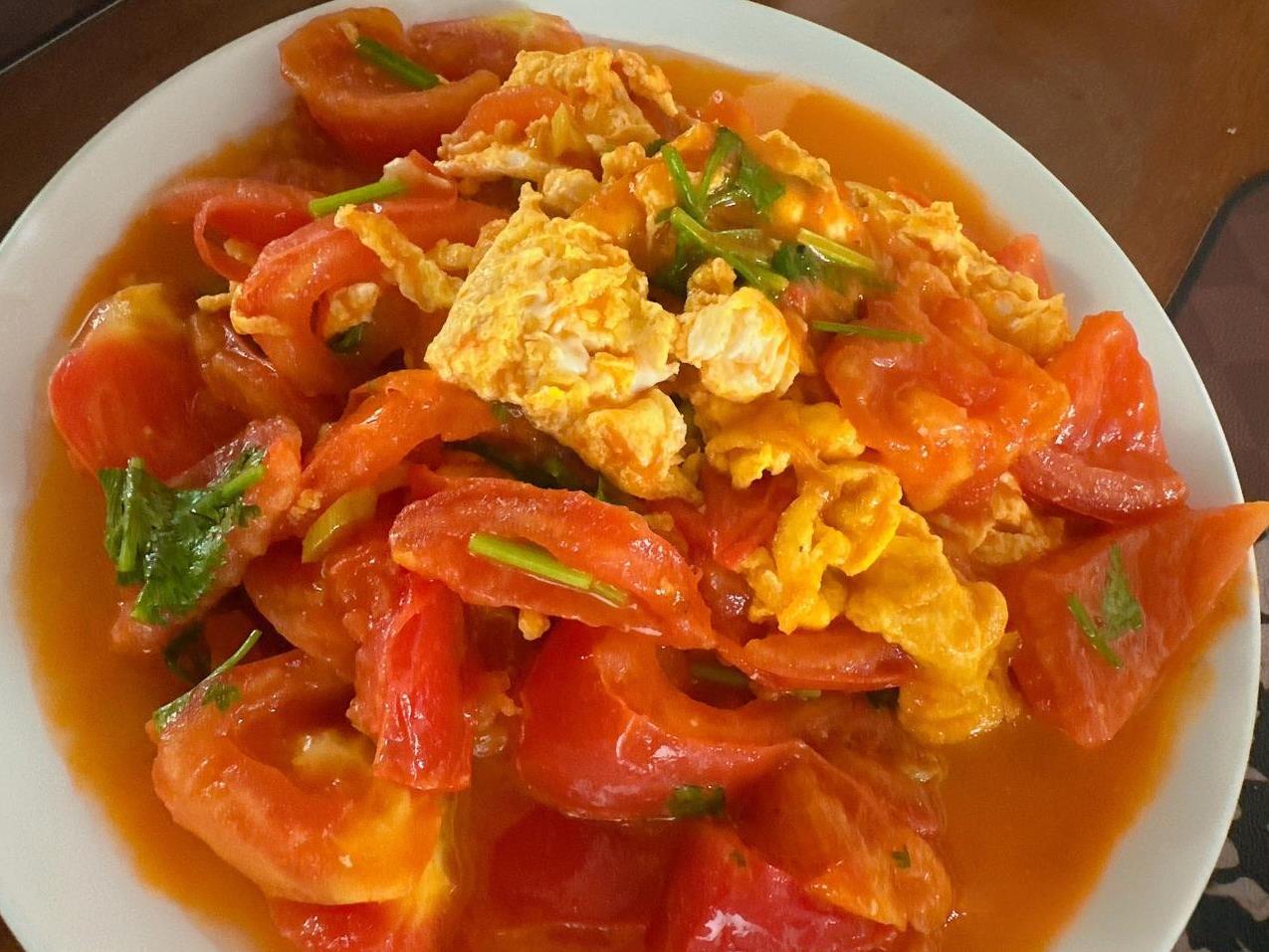刚才在做午饭，其实也是早饭。一边做一边想起来一件事，那就是有的人挨骂真不值得同