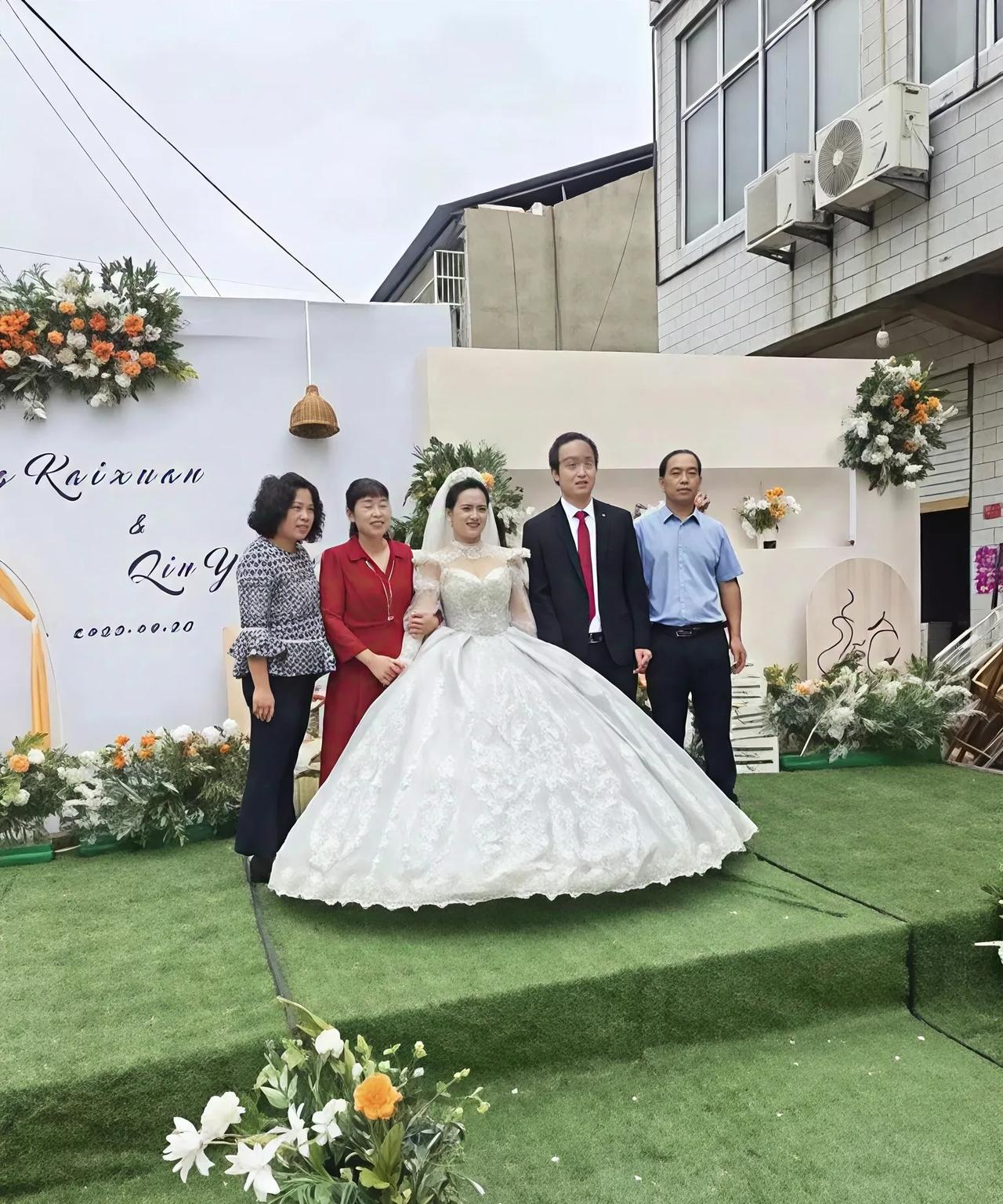 说实话，我最佩服我弟媳了，2017年花了168万在六安买了一套大房子，2022年