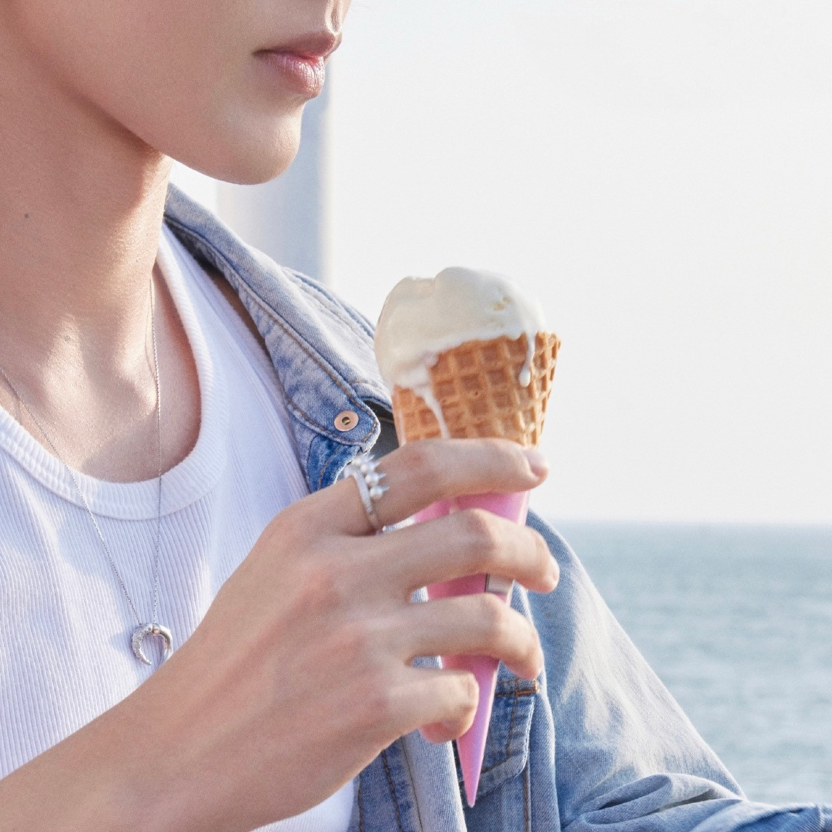大哥快吃🍦都快化了
