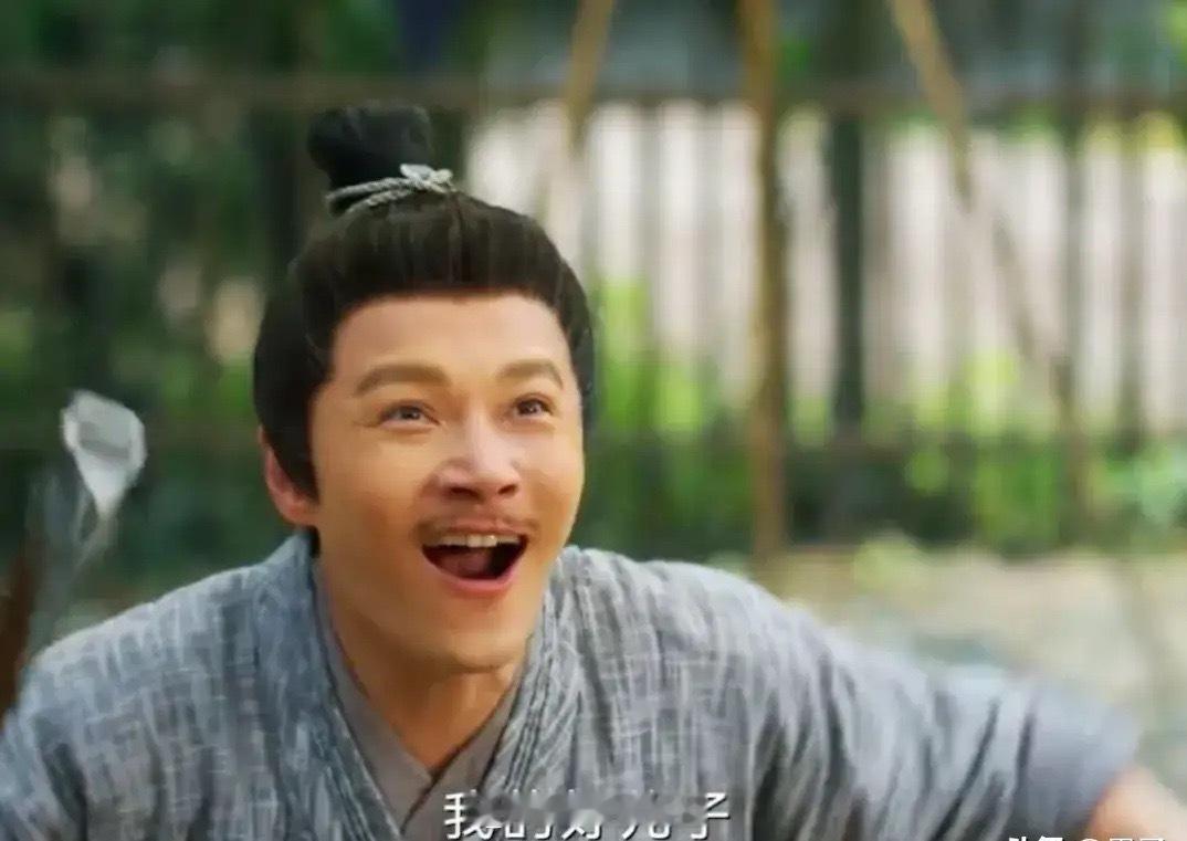 《书卷一梦》楚归鸿再见父亲，只看了一眼背影就认出父亲来了他慌忙跑去，只是他还没开