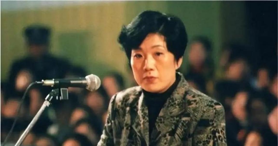 2001年，“女老虎”蒋艳萍准备接受死刑，情急之下，她听说只要怀孕就可能免去死刑