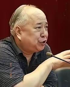 这下可真给所有家长提了个醒！不光教育圈吵翻了，全国爸妈都在转钱永刚的话——人家