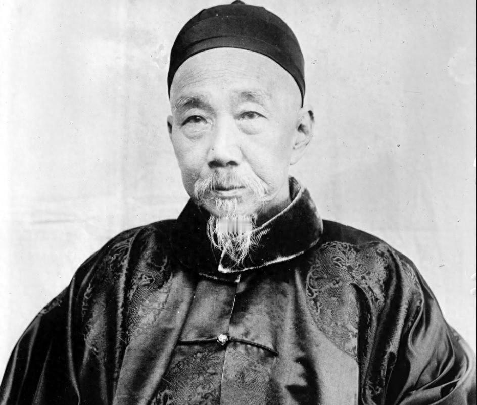 1898年秋天，南京两江总督署。一封京城急电摆在刘坤一案头。换别人,这时候早慌了
