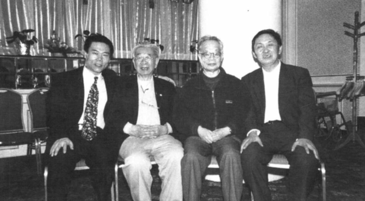 “四大恶人”由左至右依次是、司马南、于光远、何祚庥、郭正谊。“四大恶人”榜上