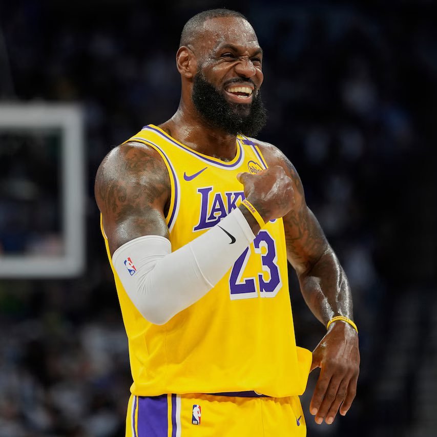 逗你玩！詹姆斯出战