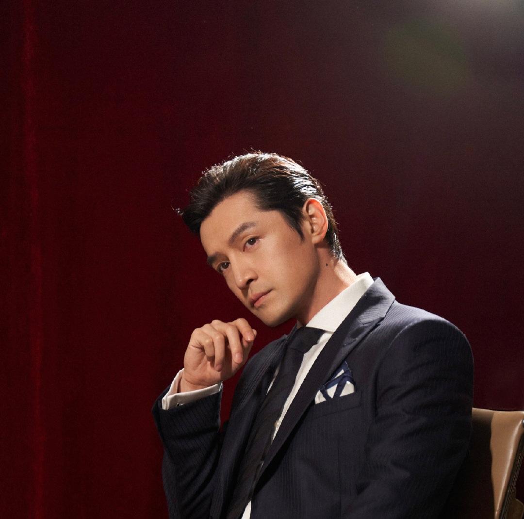 胡歌初恋女友拿出早年信件，这是为啥啊？不说胡歌已经结婚生女，就为了给自己母亲