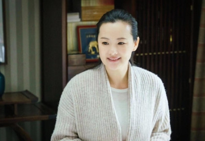 2011年，在拍摄《悬崖》时，导演刘进要在咏梅的裤子里放十几只老鼠，咏梅本以为是