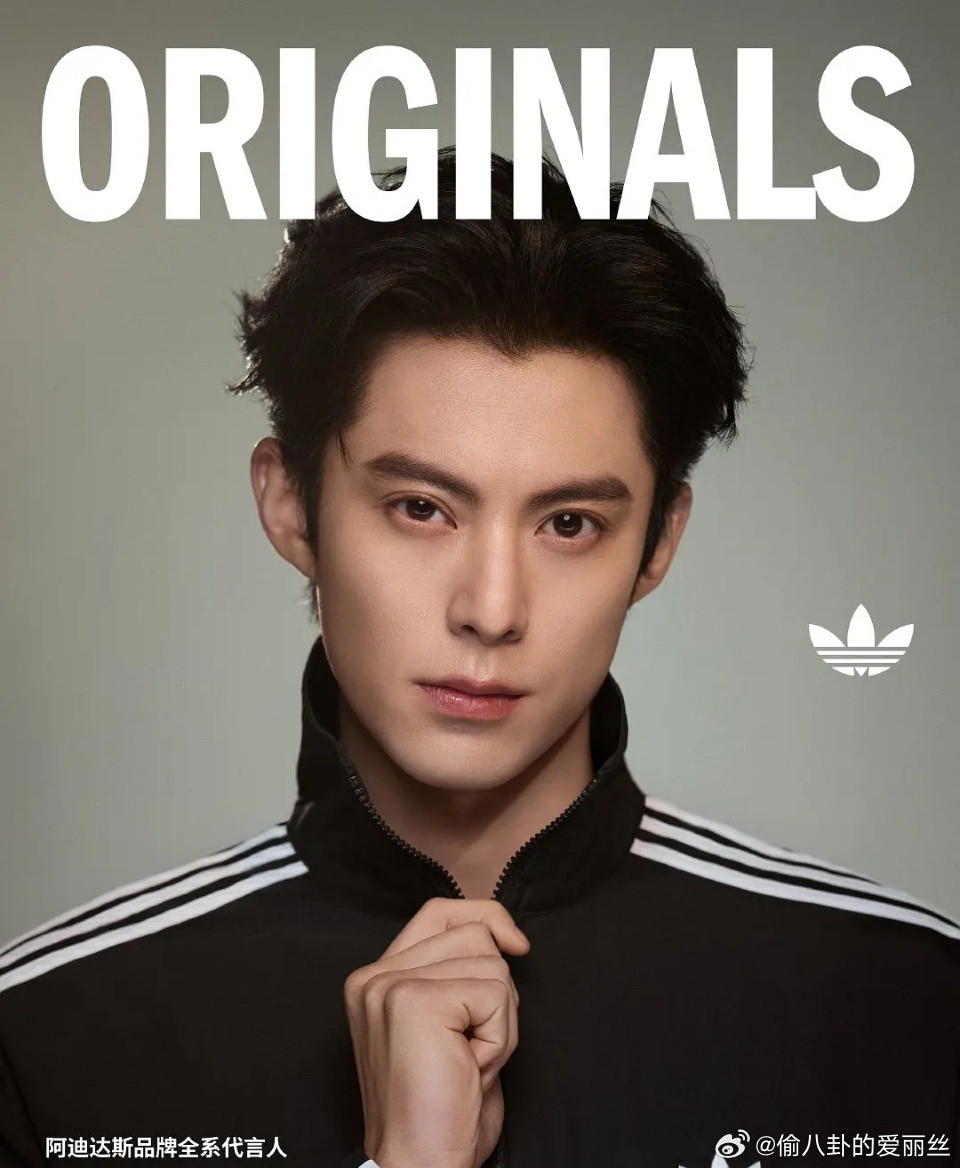 我以为是王鹤棣呢，原来李现才是那个大佬，这才对嘛