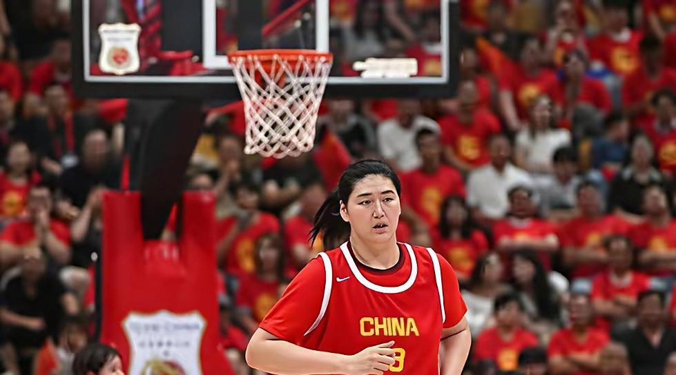看了刘禹彤在女篮锦标赛上的表现，再看看现在女篮的内线，不进国家队太可惜了，张子宇