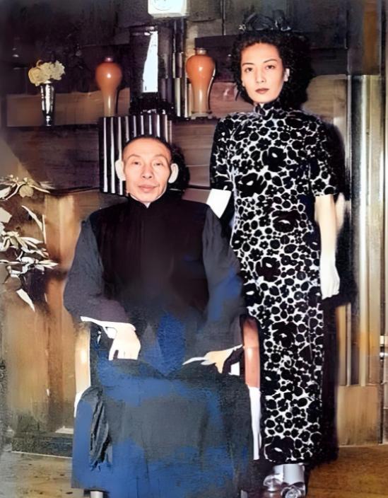 杜月笙六十大寿，以振济义演的方式邀请名角到上海唱戏，十天里，梅兰芳演八天大轴，剩