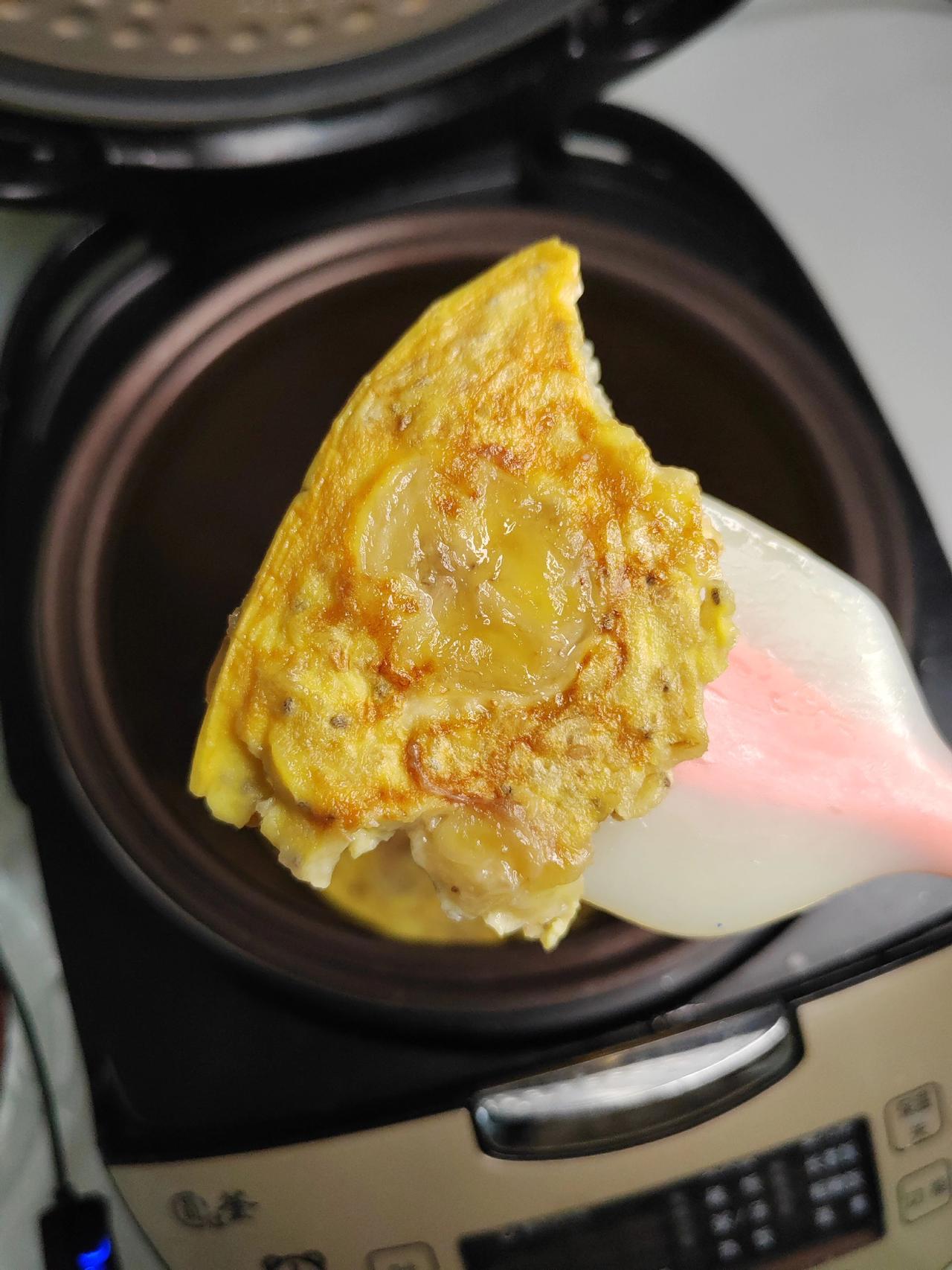 🍽️懒人减脂餐，简单又美味！1️⃣准备材料：一个碗，燕麦，鸡蛋，牛奶。2️