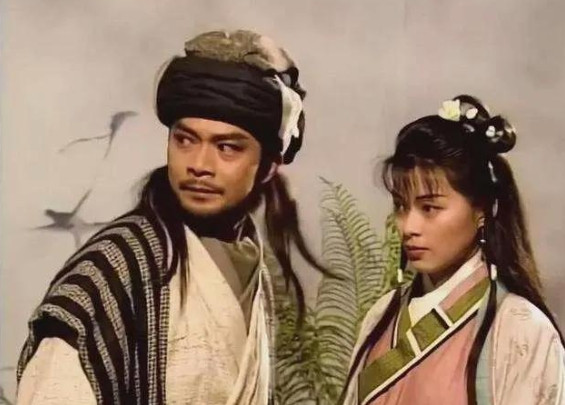 那年，金庸外出办事，他让倪匡帮忙代更新小说《天龙八部》，出价50块一章，倪匡满口