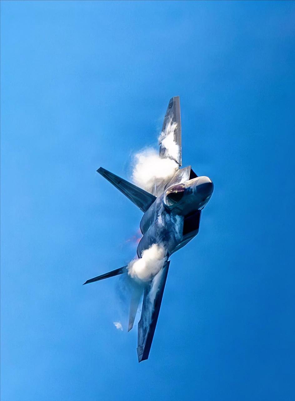 一觉醒来，特朗普又下令对伊朗发动打击。美军中央司令部正式确认，伊朗当地时间7月3