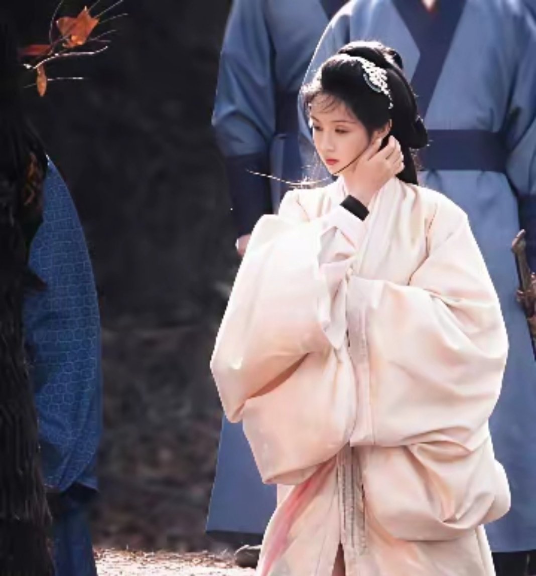  田曦薇怕不是拿了妆造锦鲤剧本吧，运气好到离谱。