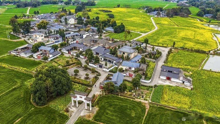 农民的生活比改革开放时增加上百倍，农村发生天翻地覆的变化，从另一个角度的数据最有