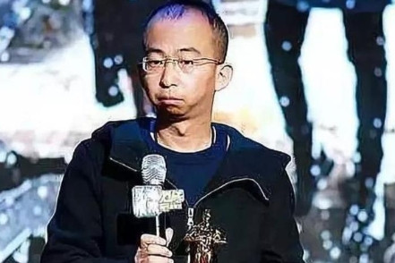 当年，18岁的巨兴茂来到北京寻找演戏的机会。面试的时候被导演讥讽：你这个相貌，没