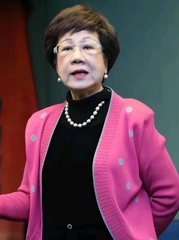 台湾地区前副领导人吕秀莲，近日在接受岛内访谈节目采访时说：“两岸要好好的谈判，到