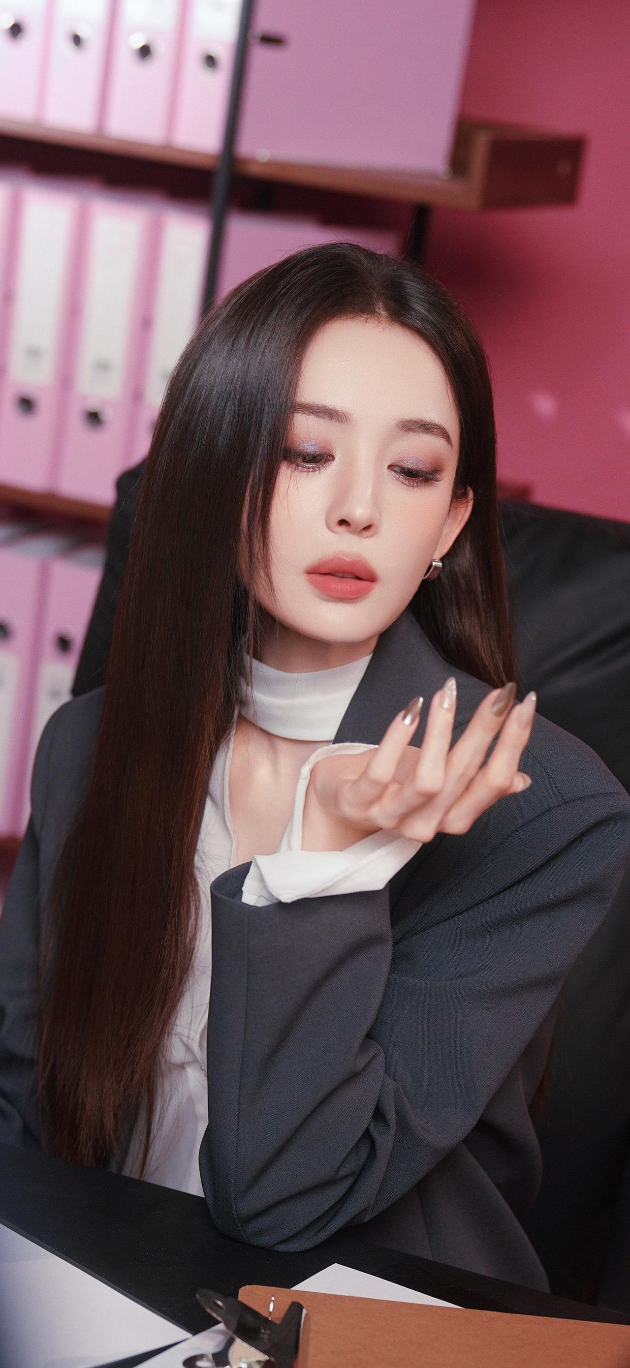 美女壁纸-第6254期-古力娜扎
